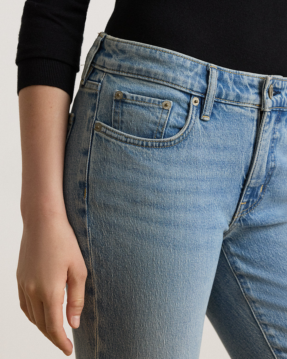 Mid-Rise Slim Straight Jean