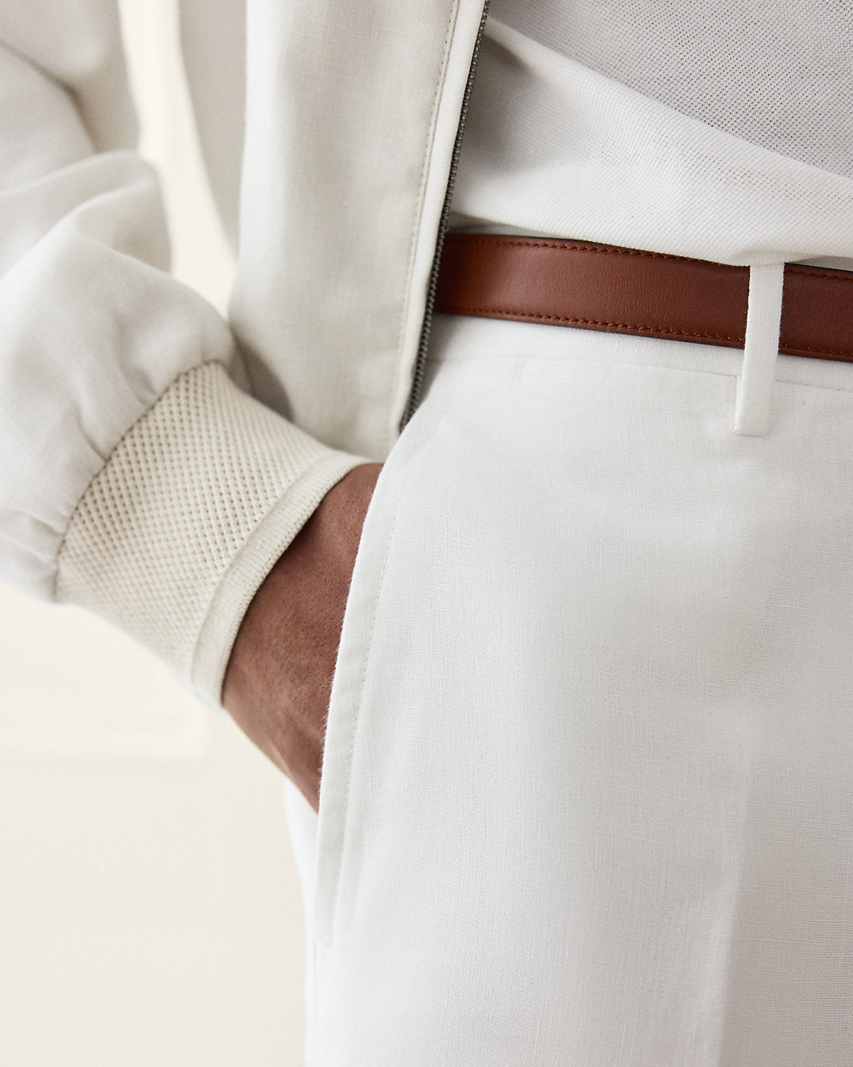 Hand-Tailored Slim Linen Short