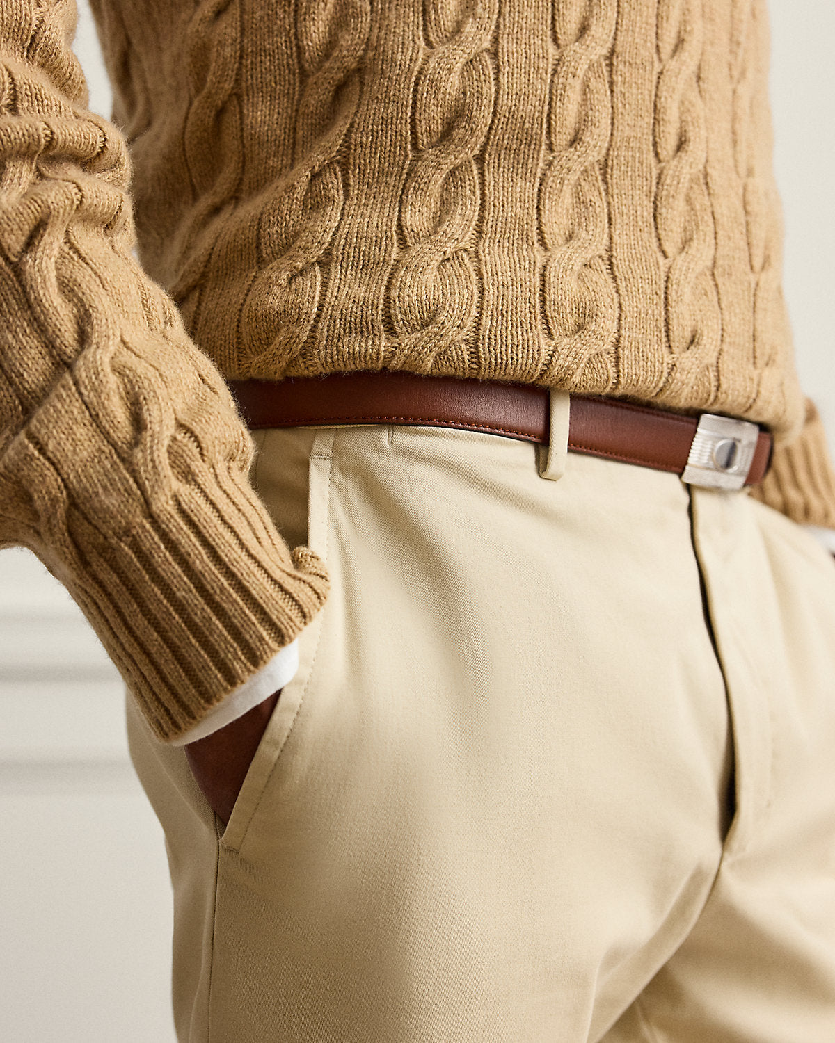 Hand-Tailored Slim Stretch Chino Short