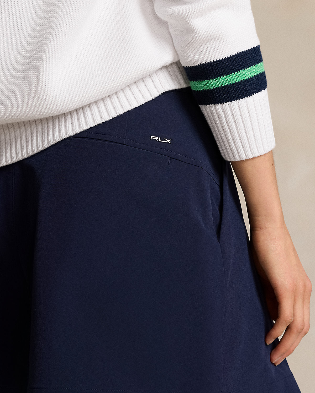 Four-Way-Stretch Pleated Short