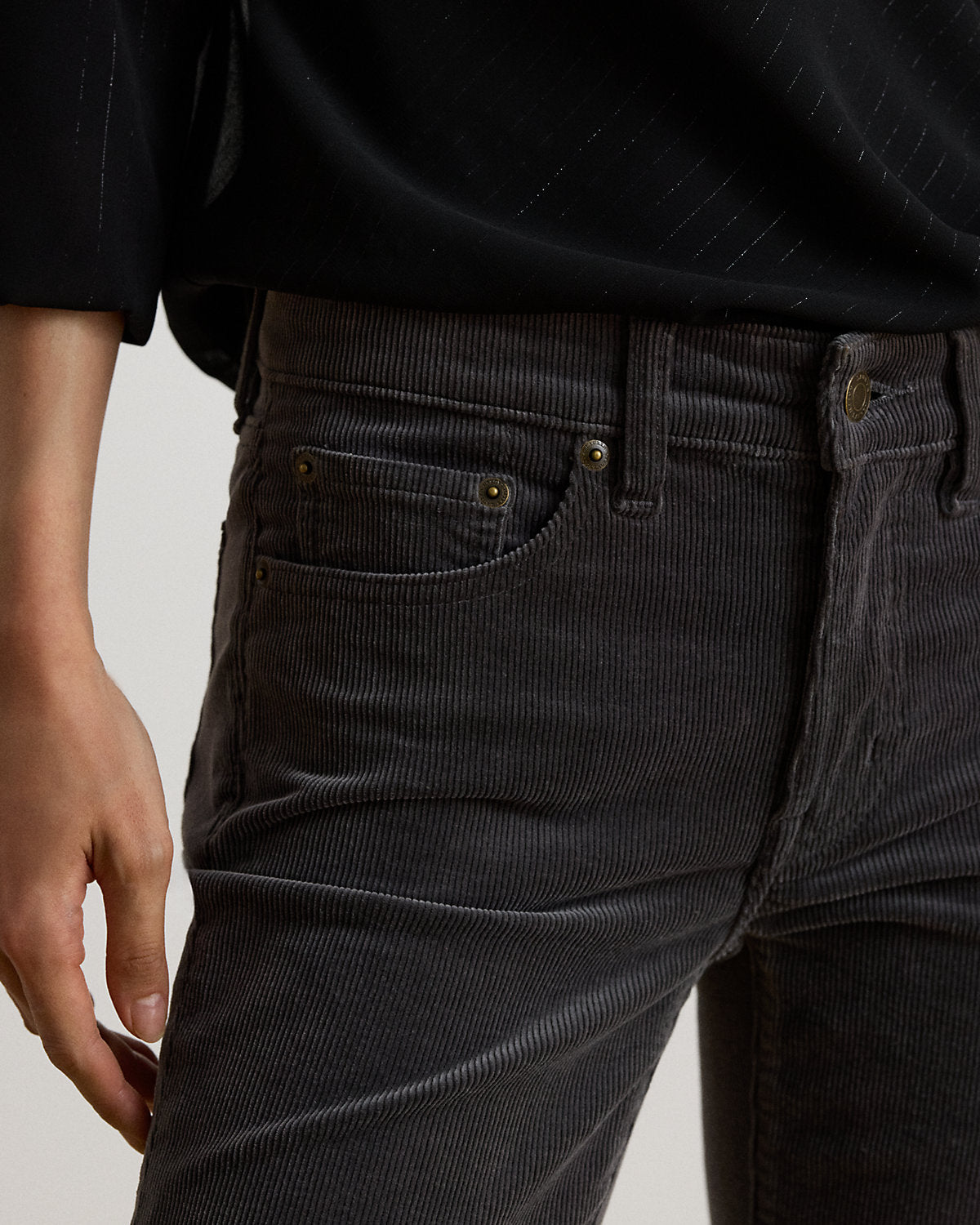 Mid-Rise Corduroy Slim Straight Pant