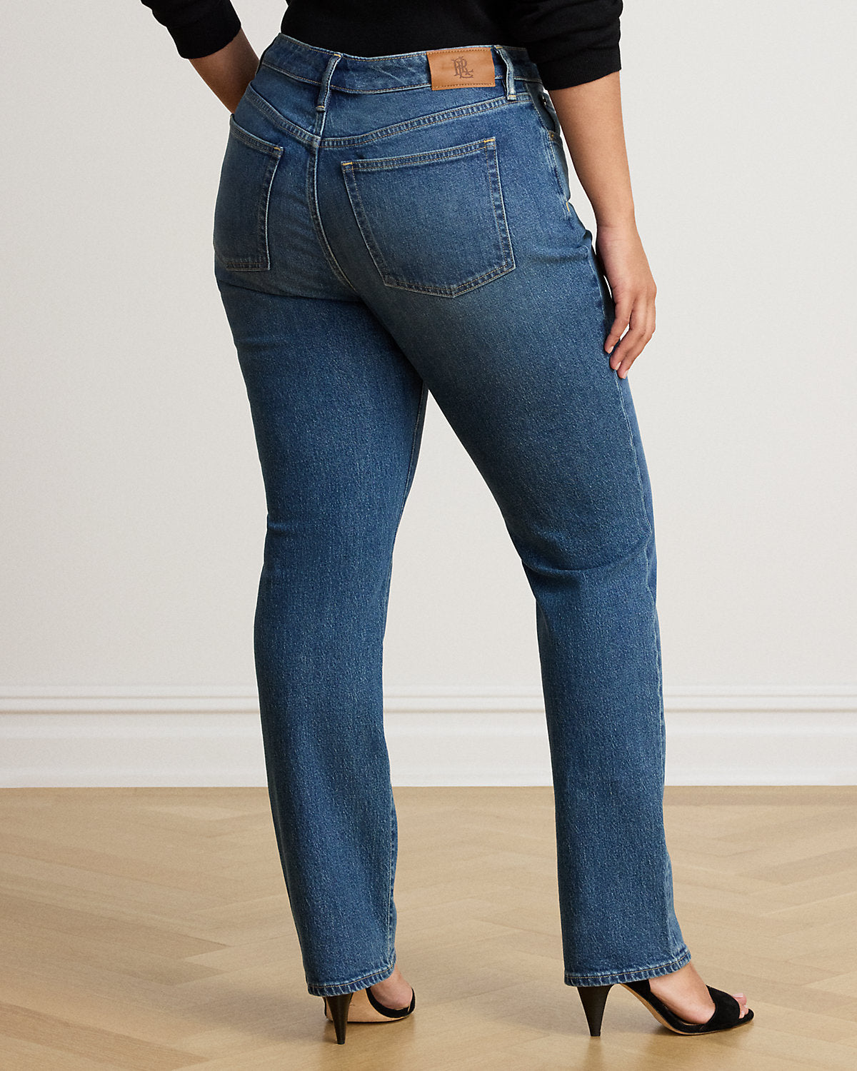 Mid-Rise Slim Straight Jean