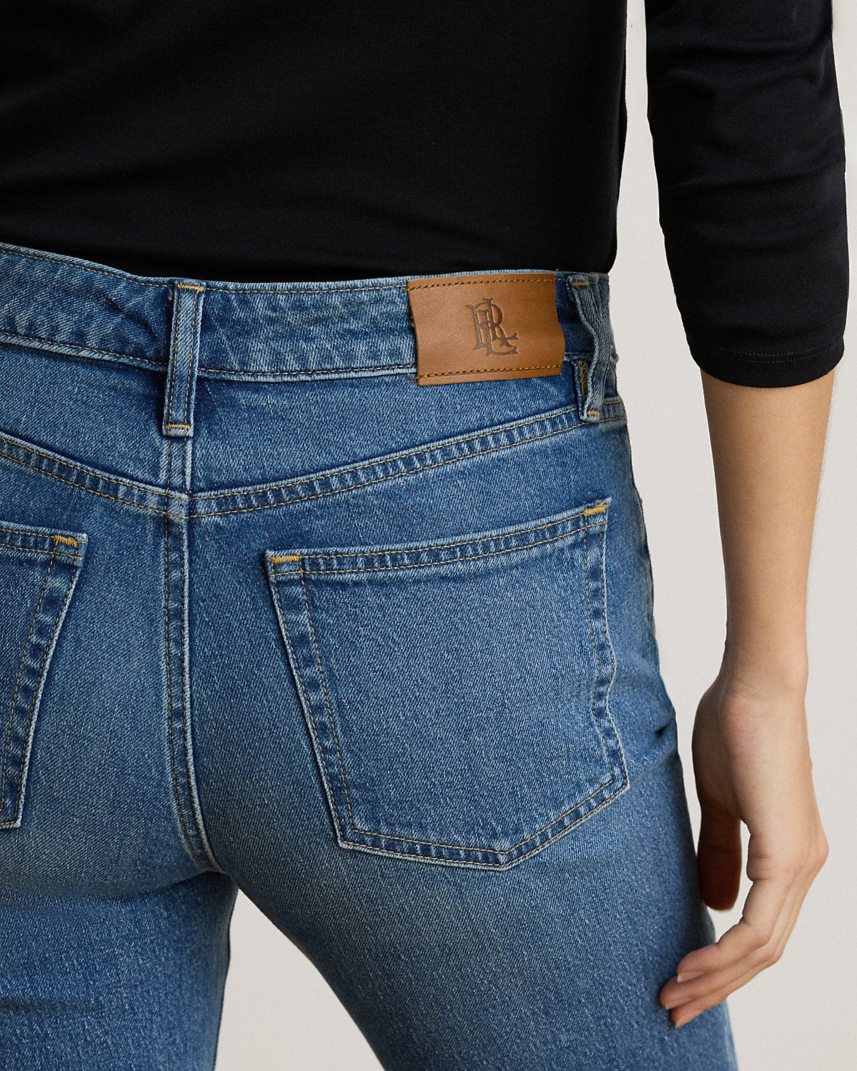 Mid-Rise Slim Straight Jean