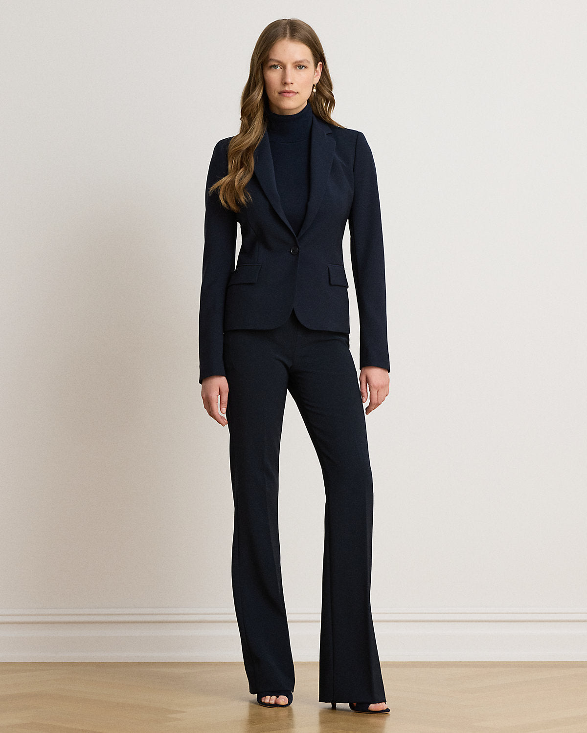 Stretch Crepe Straight Pant