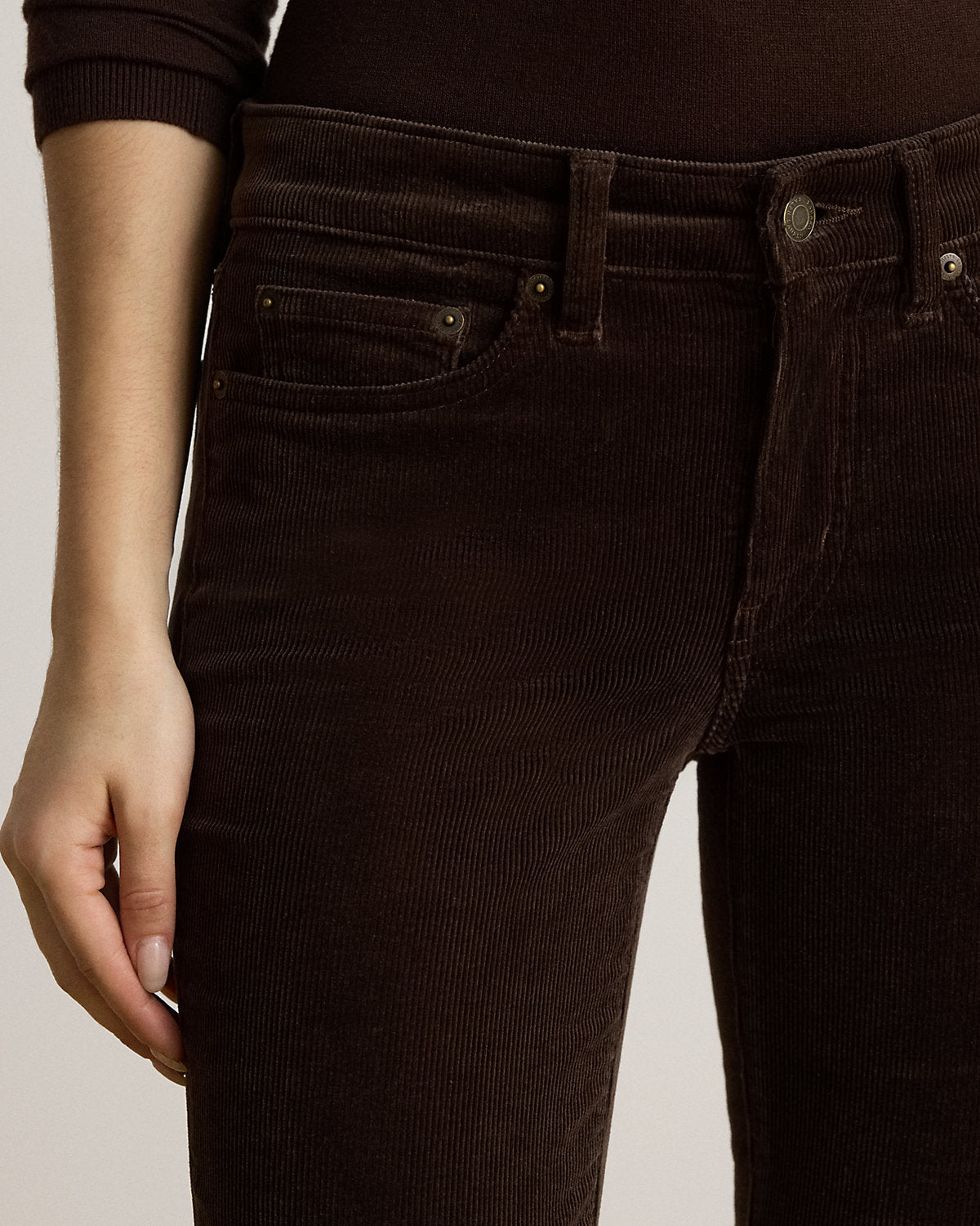 Mid-Rise Corduroy Slim Straight Pant