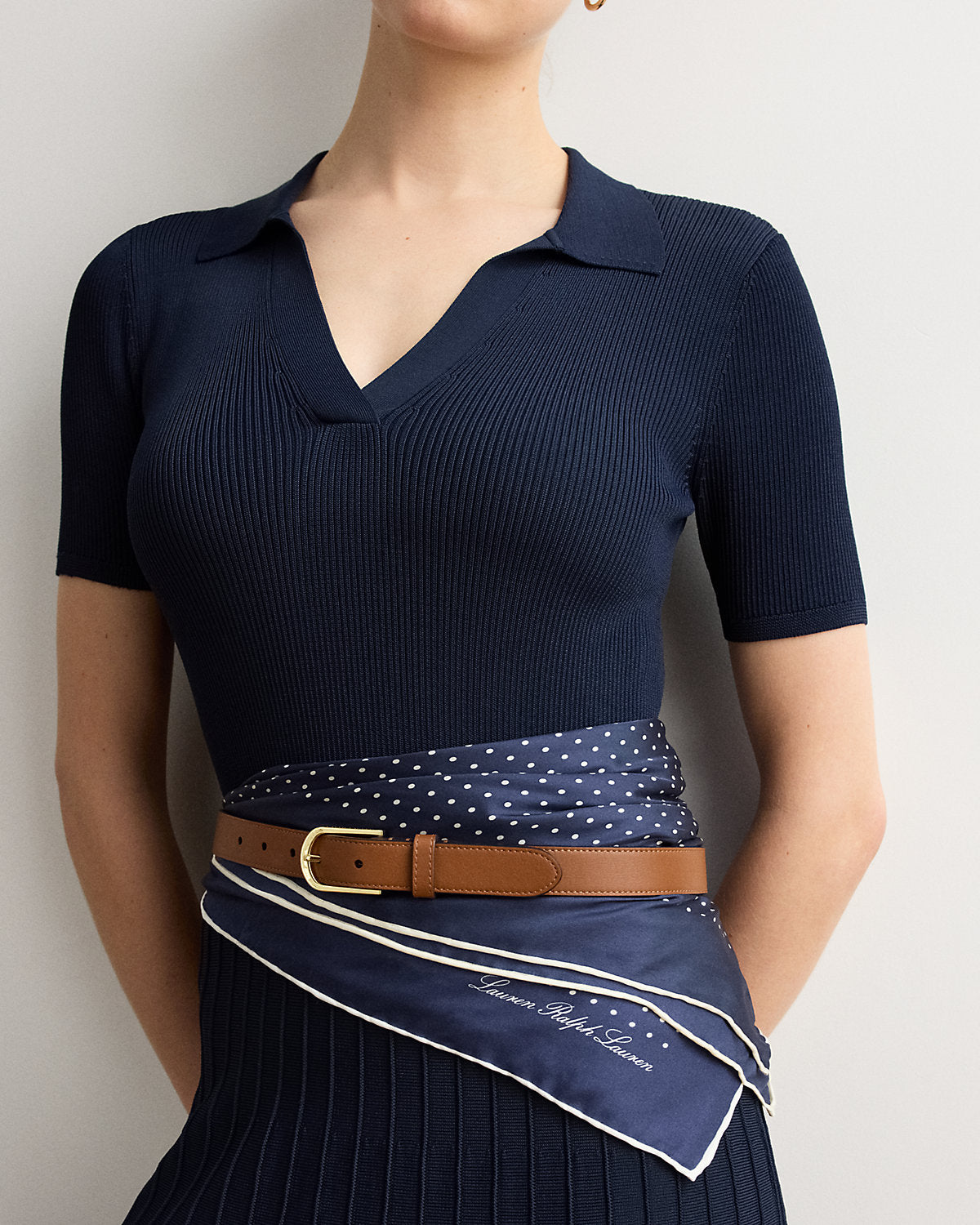 Rounded-Buckle Leather Skinny Belt