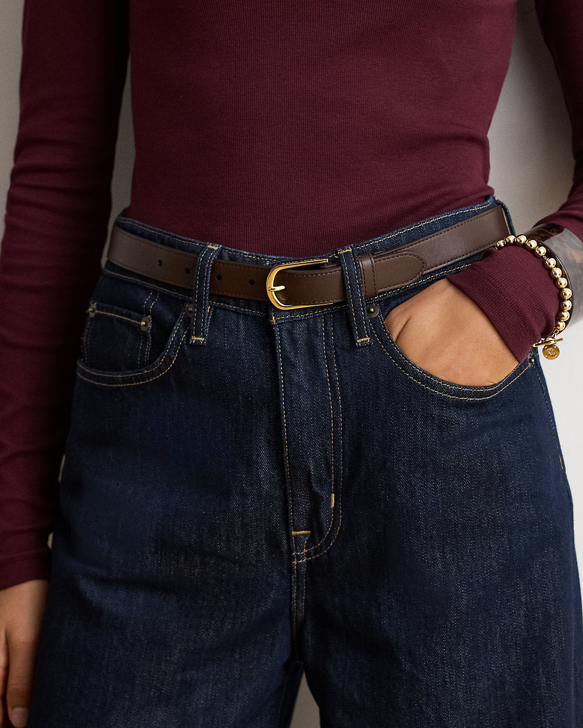 Rounded-Buckle Leather Skinny Belt