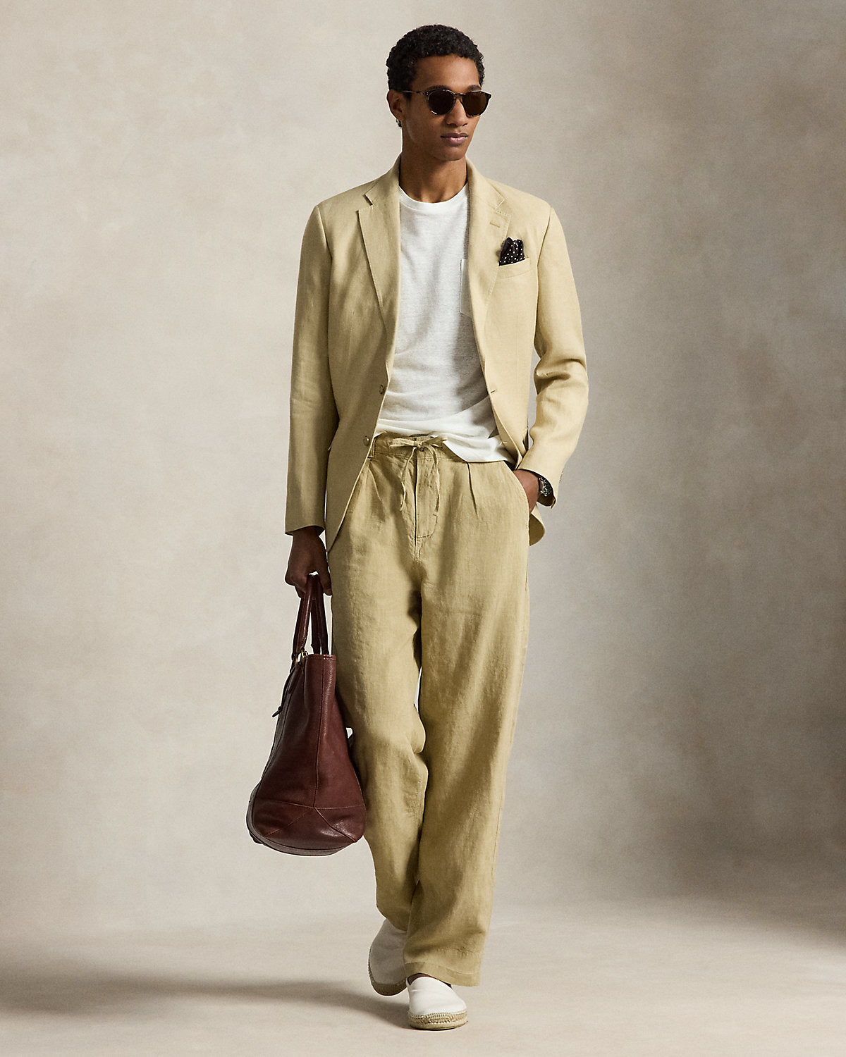 Lateef Relaxed Fit Pleated Linen Pant
